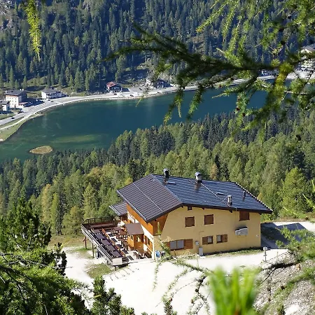 Rifugio Col De Varda ゲストハウス ミズリーナ